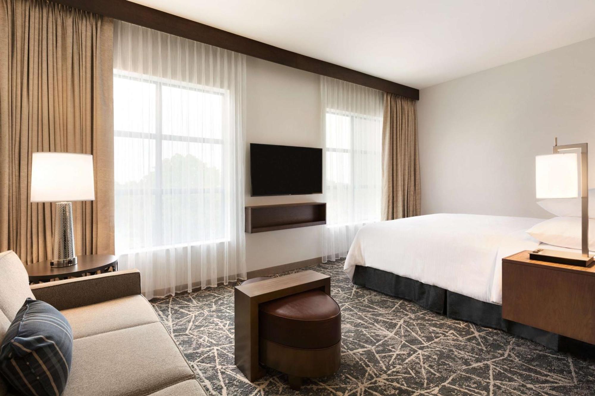 Embassy Suites San Antonio Brooks City Base Hotel & Spa Exterior photo