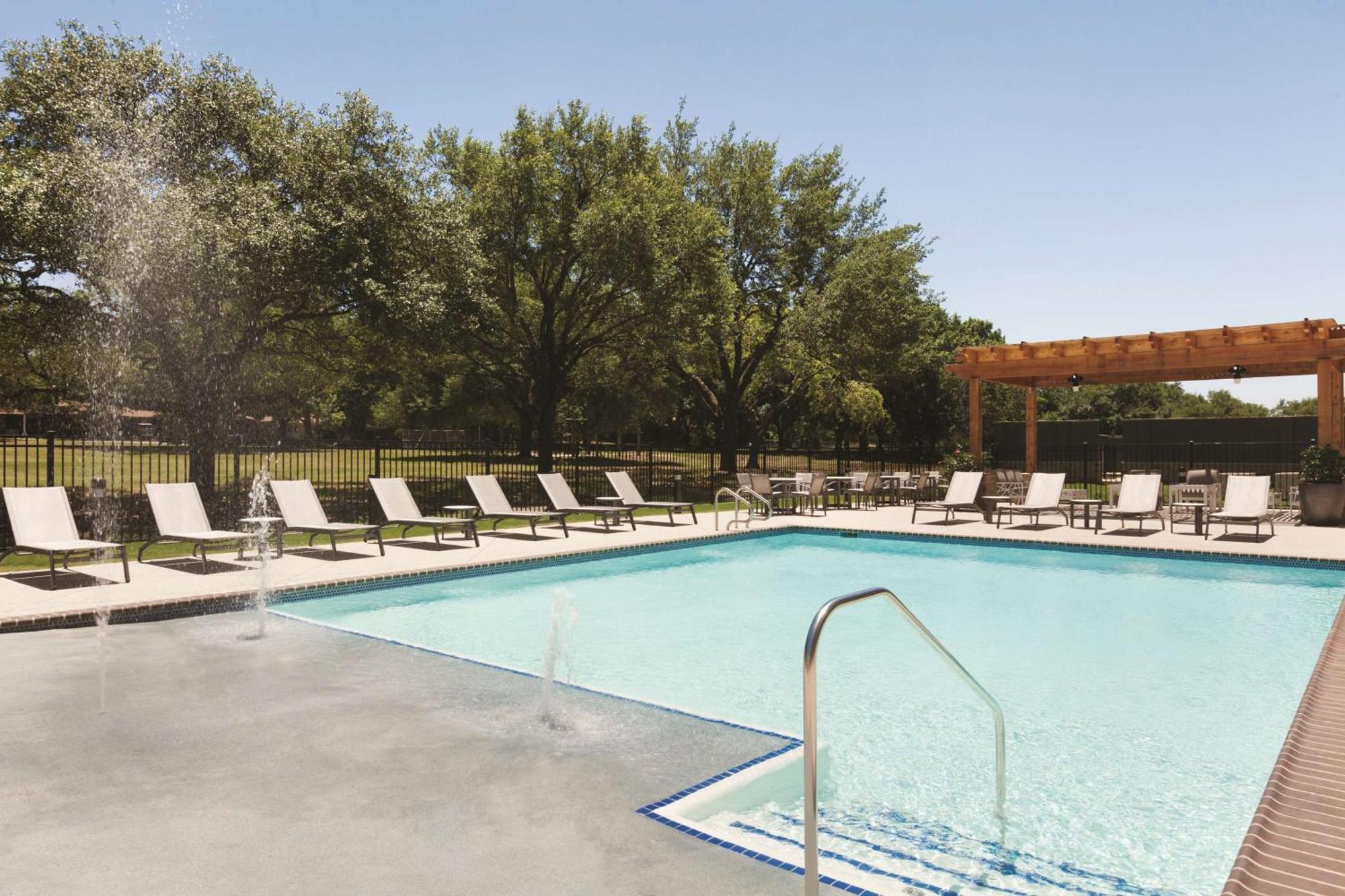 Embassy Suites San Antonio Brooks City Base Hotel & Spa Exterior photo